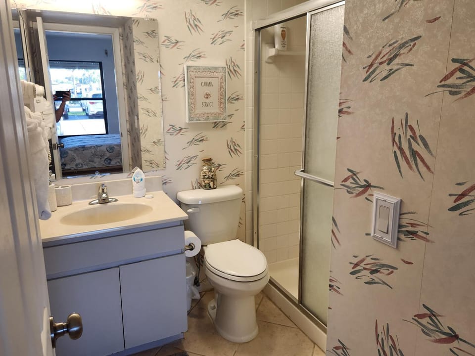 Shower, Bathroom, towels