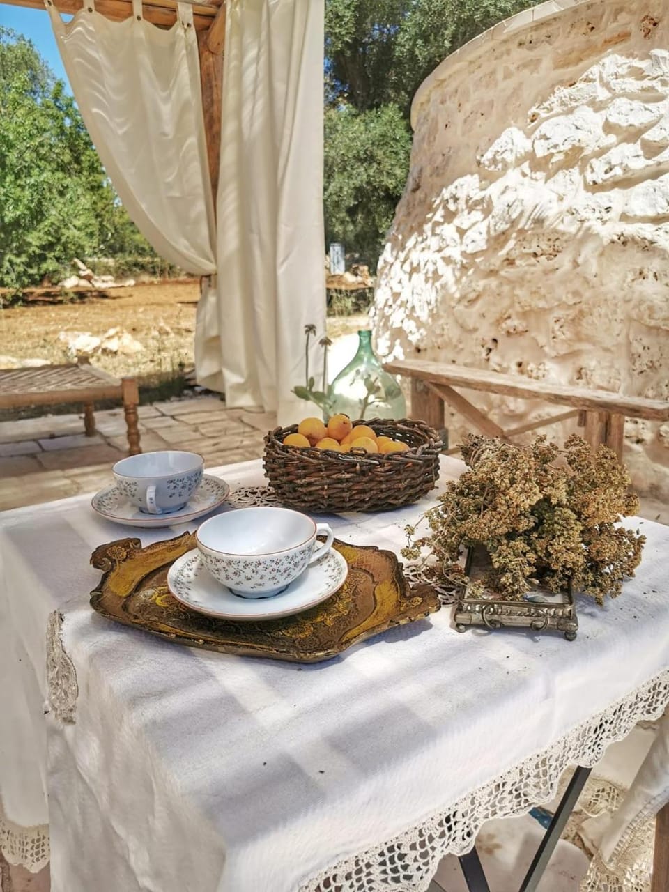 Garden, Coffee/tea facilities, Dining area, Garden view