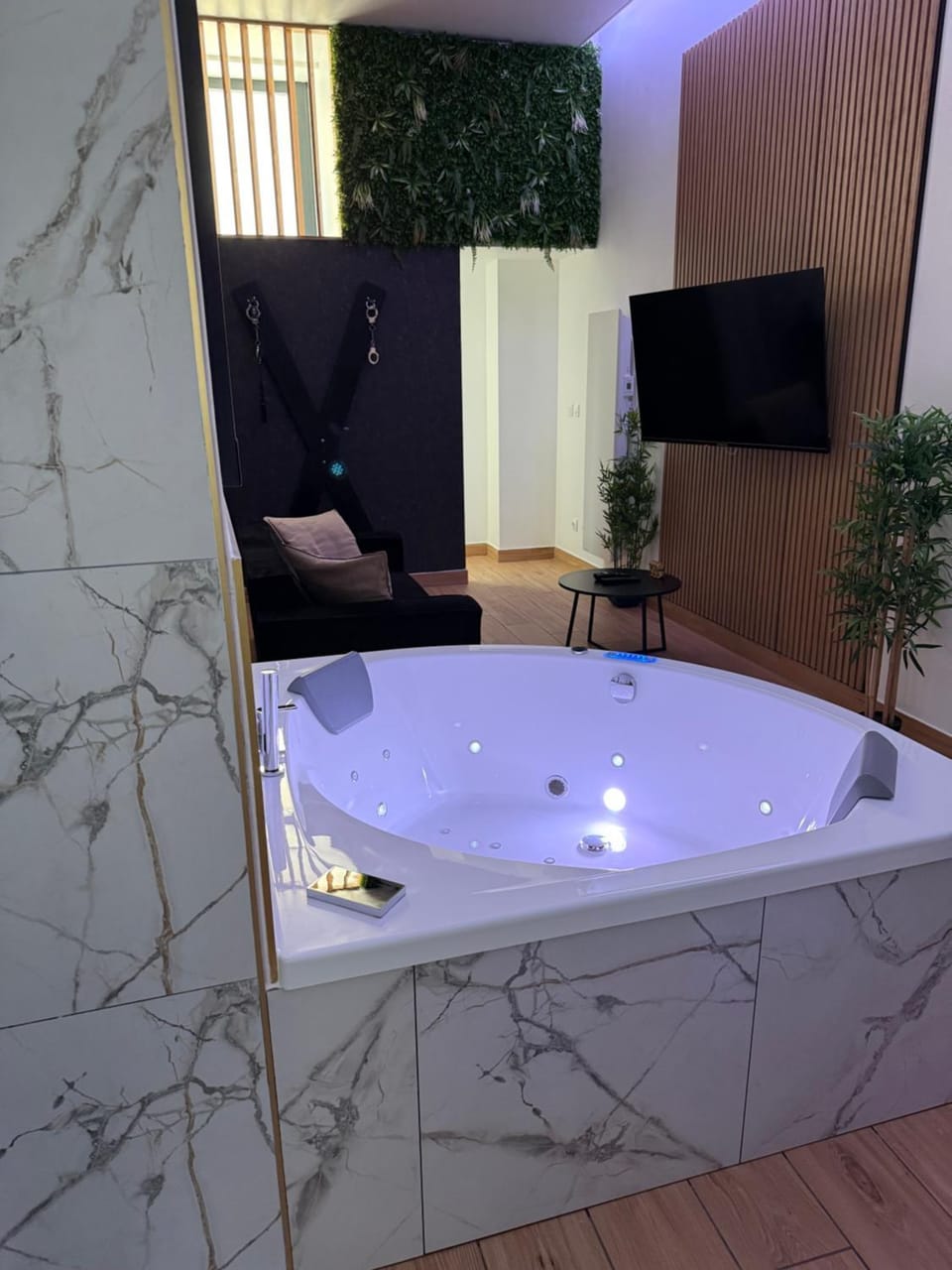 L evazion jacuzzi appartement Grenoble Apartment in Grenoble