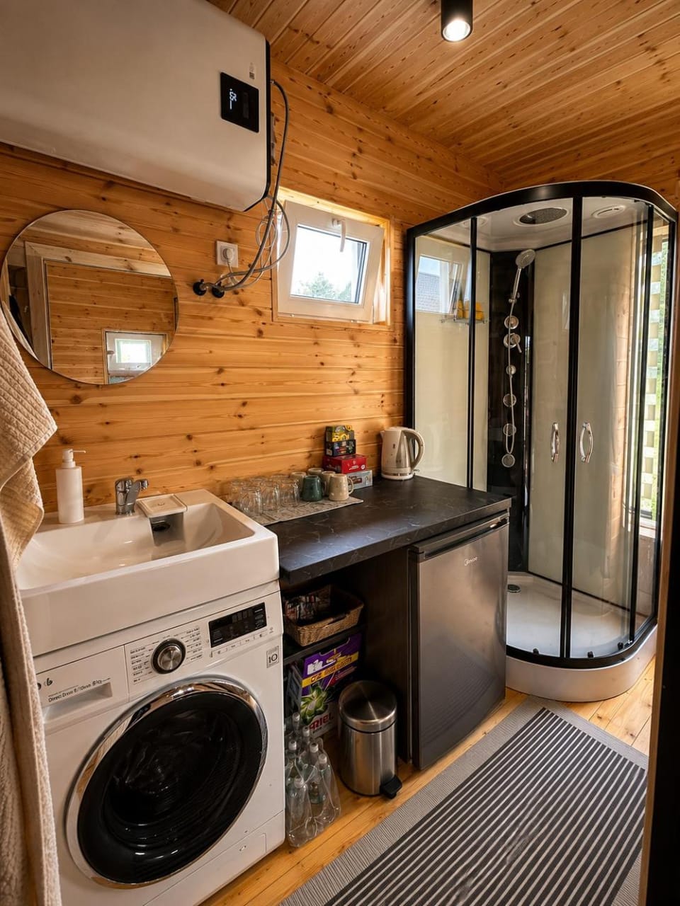 Shower, Toilet, Communal lounge/ TV room, Sauna, Kitchen or kitchenette, Public Bath, washing machine