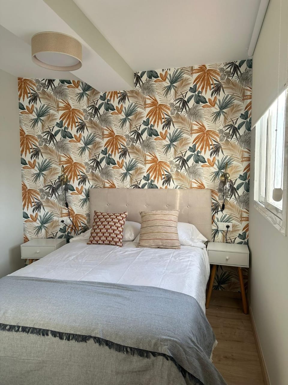 Bedroom, air conditioner