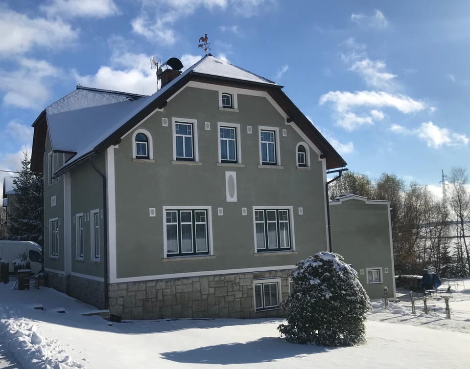 Property building, Day, Winter