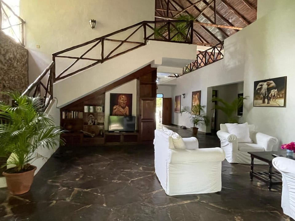 Communal lounge/ TV room, Internal: Not applicable to any particular room