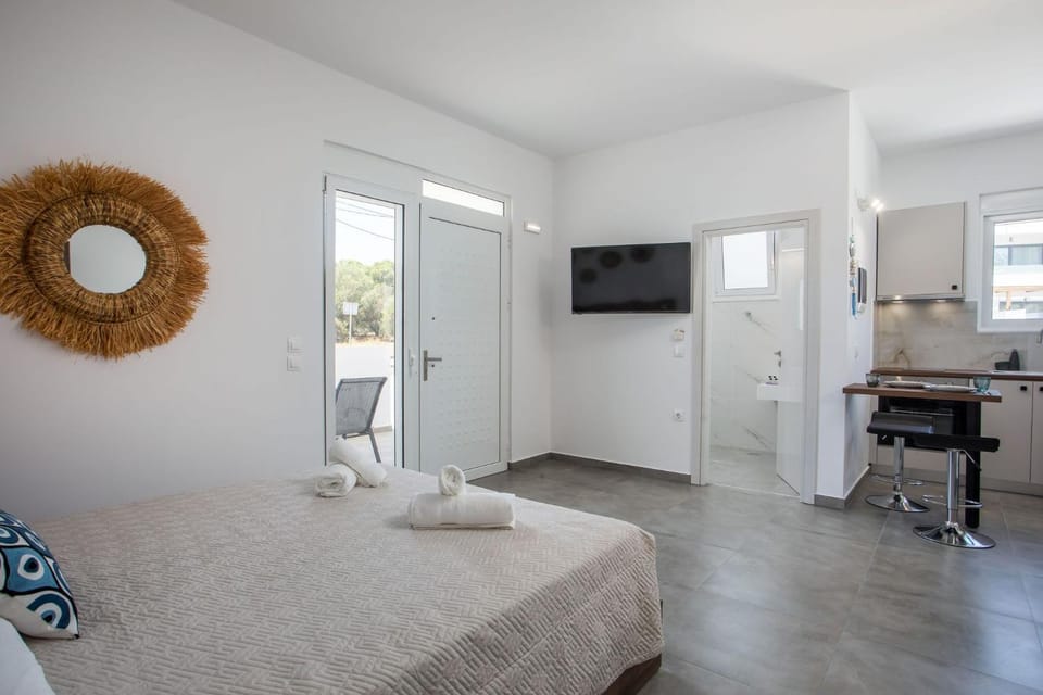 Bed, TV and multimedia