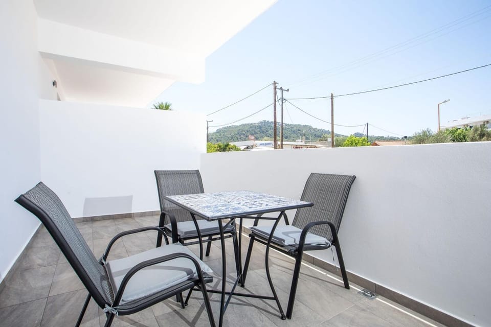 Balcony/Terrace, Mountain view