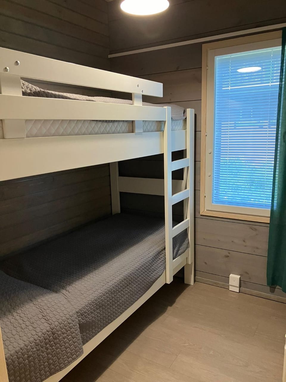 Bedroom, bunk bed