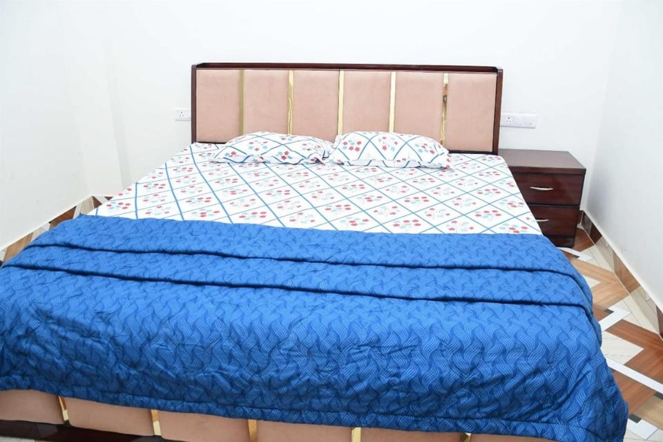 Sadia Villa, Your home away from home Vacation rental in Lucknow