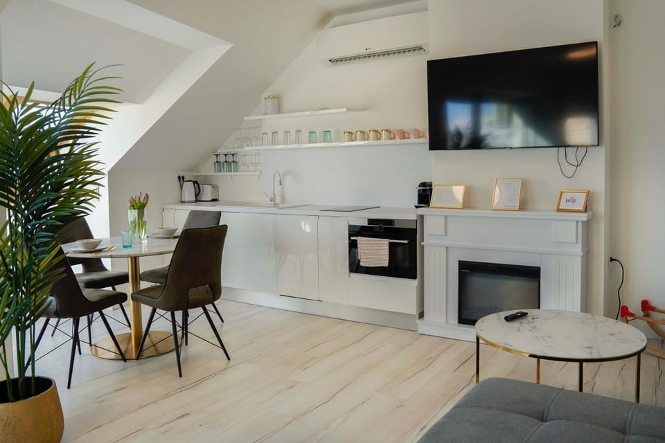 Elisabeth Residence White with parking Apartment in Budapest