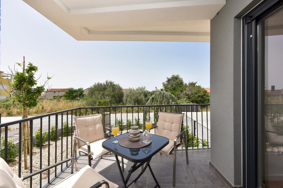 Day, Garden, Balcony/Terrace, Balcony/Terrace, Seating area