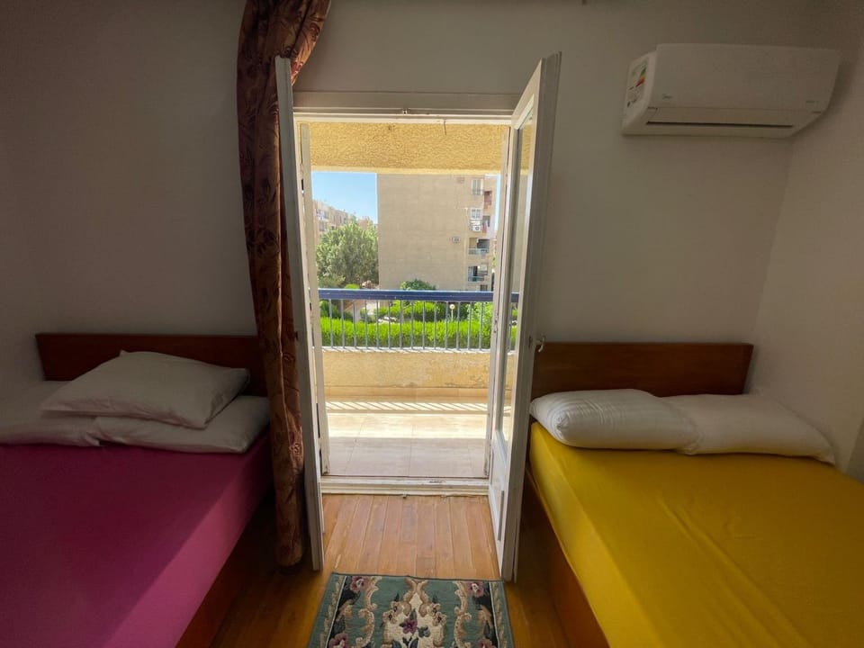 Bed, Bedroom, air conditioner
