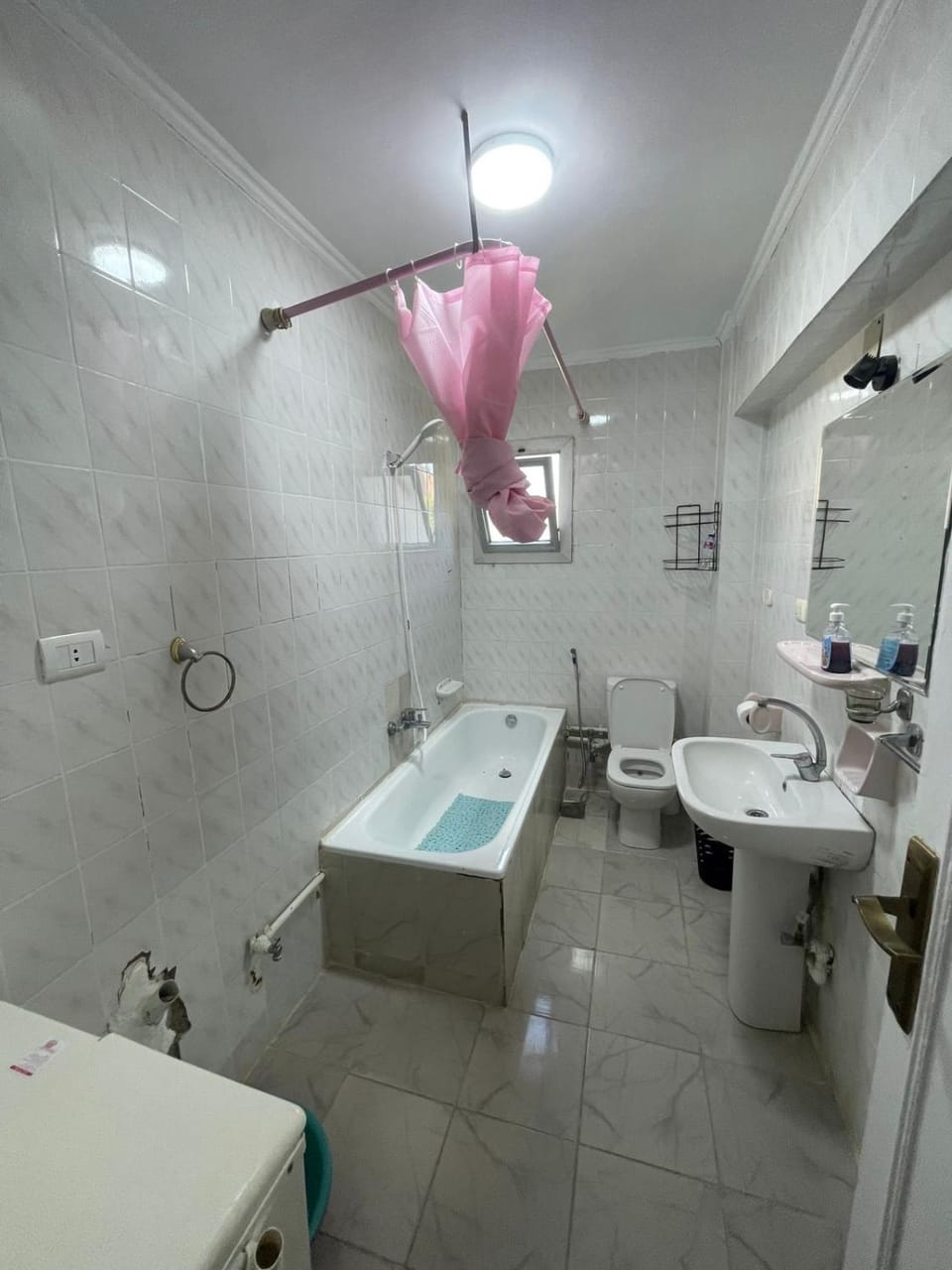 Shower, Toilet, Bathroom, Bath