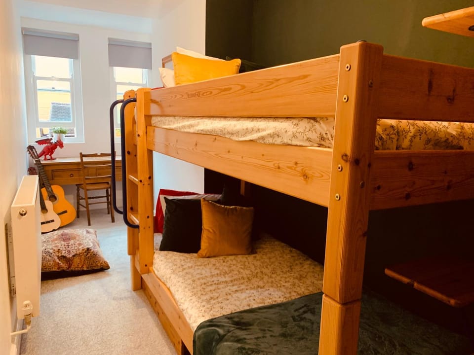 bunk bed
