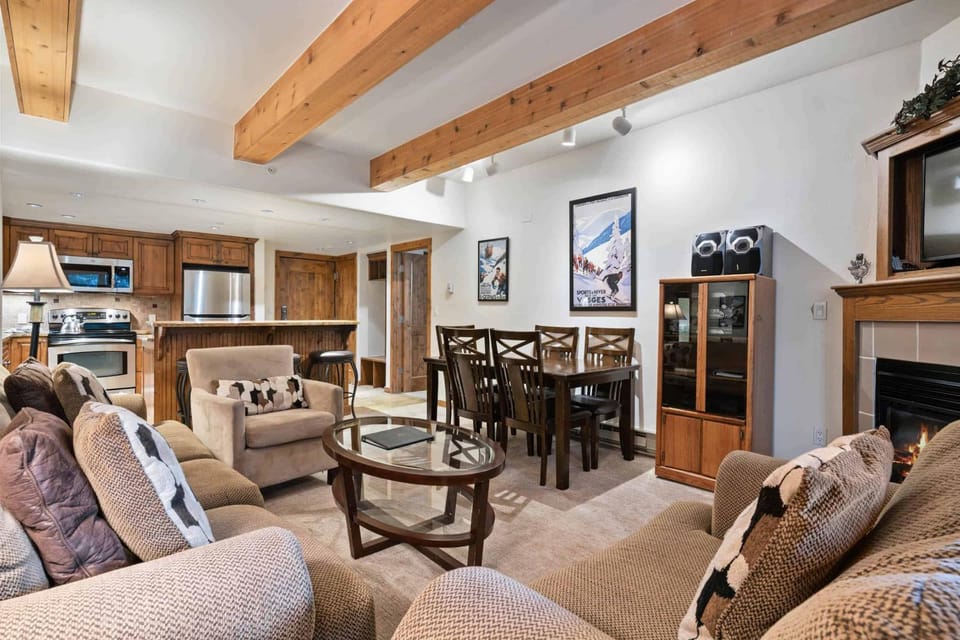 Lodge at Lionshead 240 Apartment in Vail