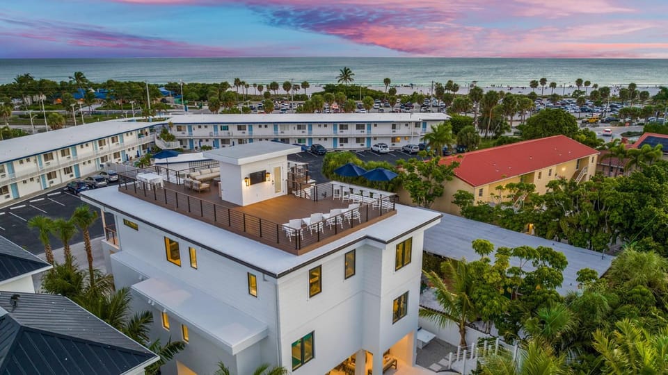 Property building, Day, Natural landscape, Bird's eye view, Other, City view, Sea view