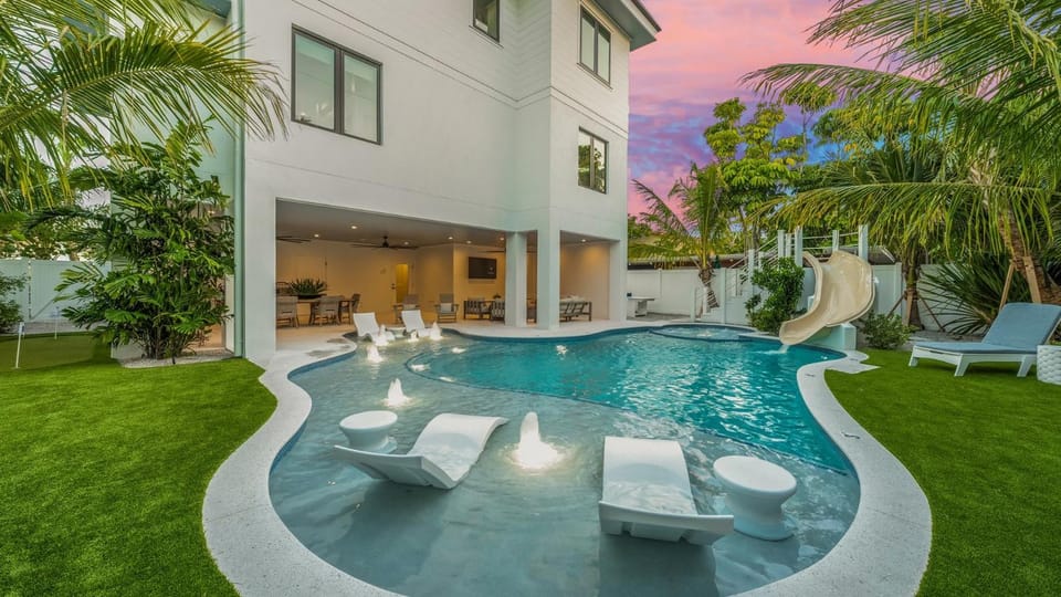 Day, Natural landscape, Garden, Other, Pool view, Swimming pool