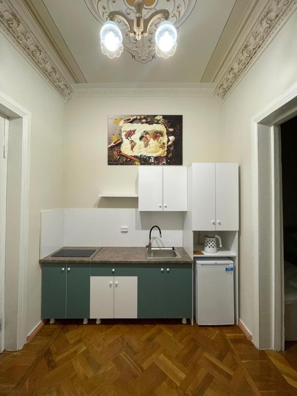 Kitchen or kitchenette