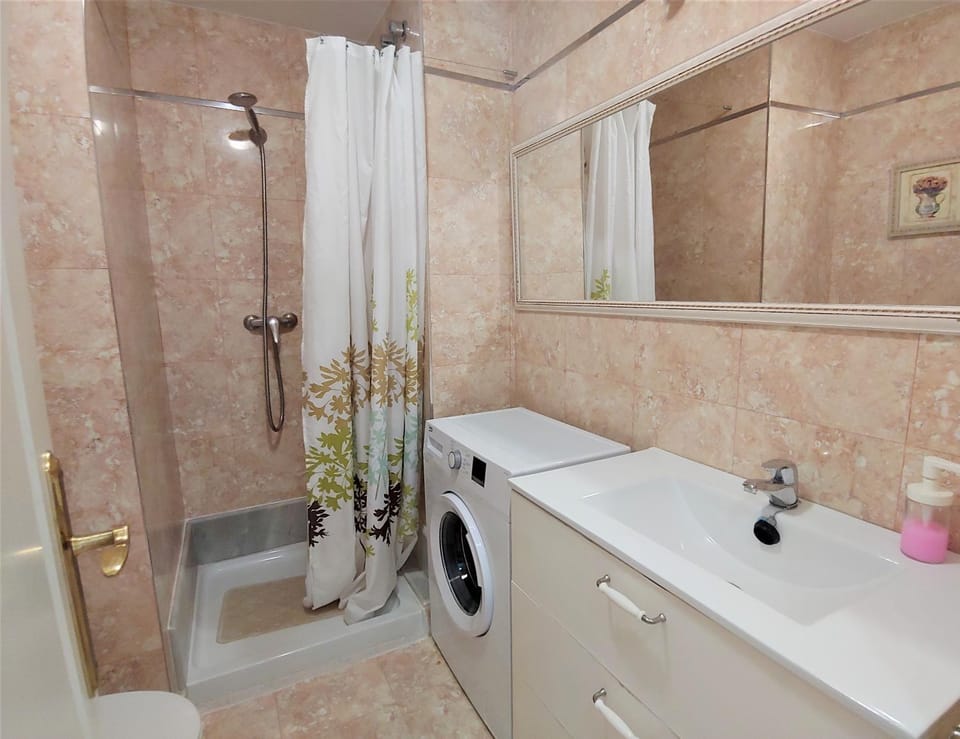 Bathroom, washing machine