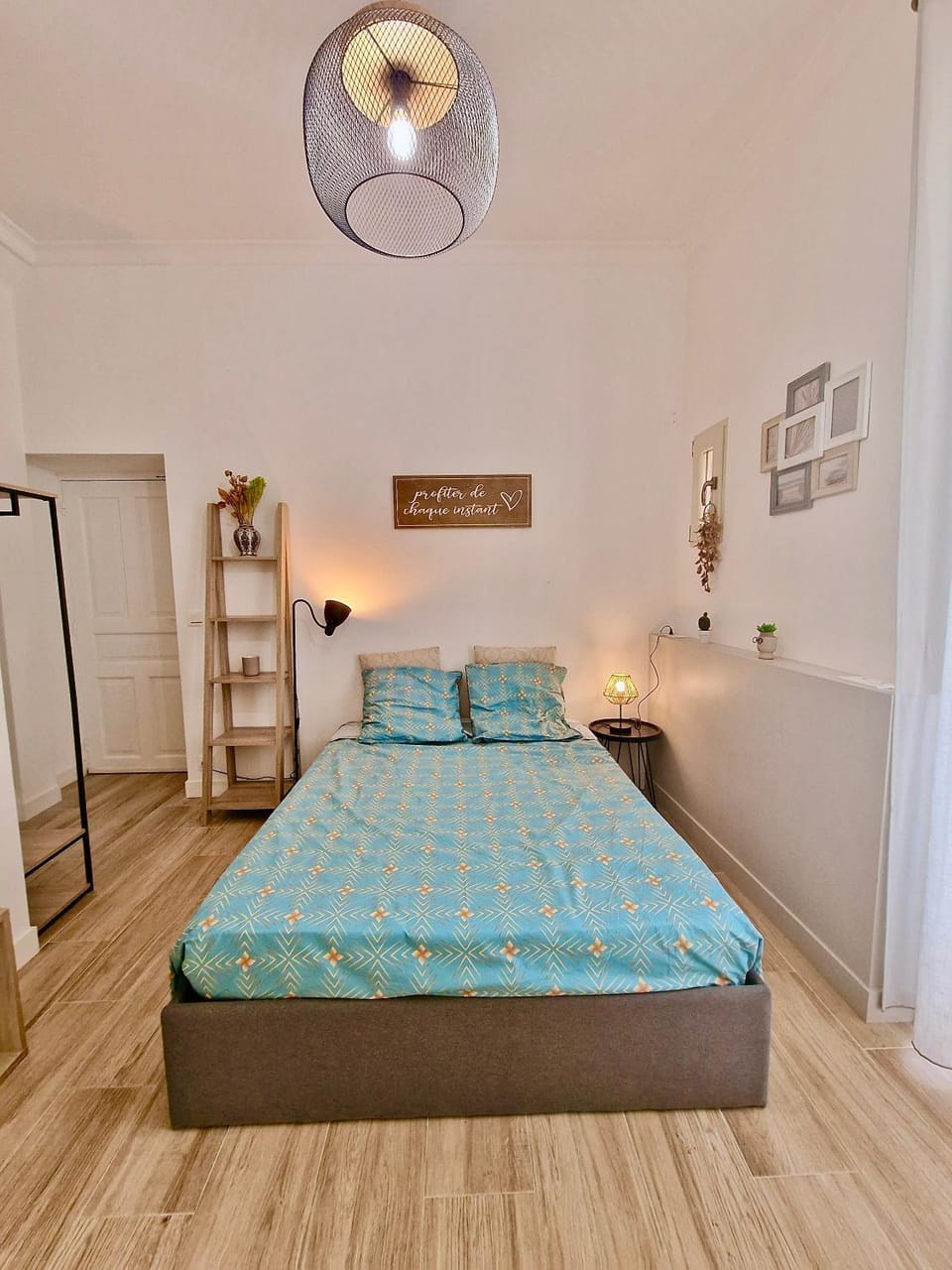 Family Room Bed and Breakfast in Nice