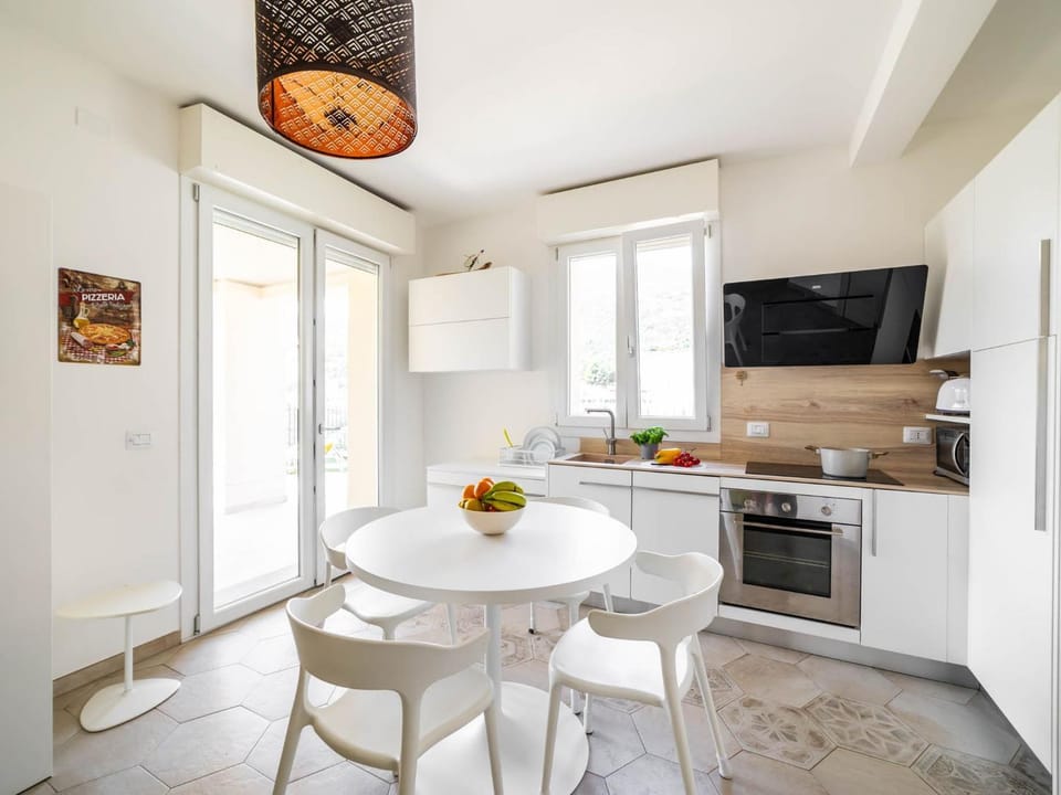 Kitchen or kitchenette, Dining area, kitchen