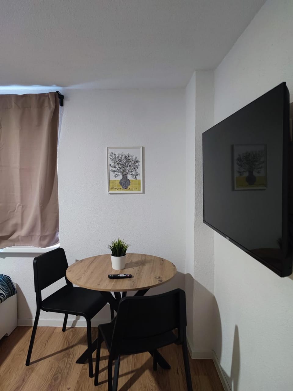 TV and multimedia, Photo of the whole room