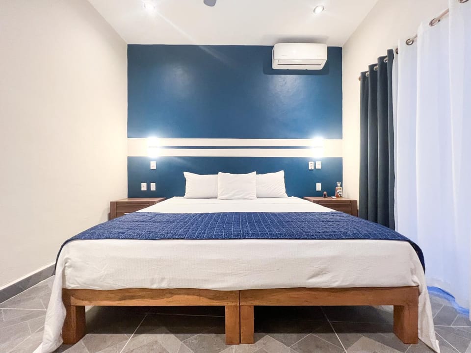 Bed, Photo of the whole room, Bedroom, air conditioner