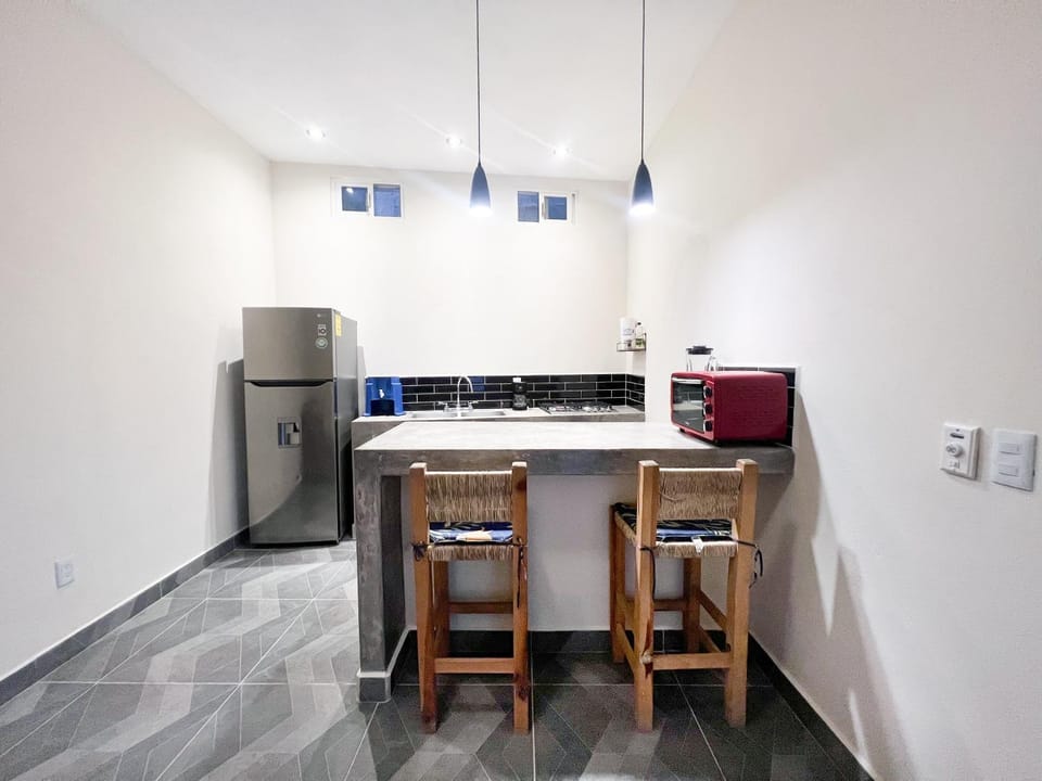 Kitchen or kitchenette, Dining area, stove