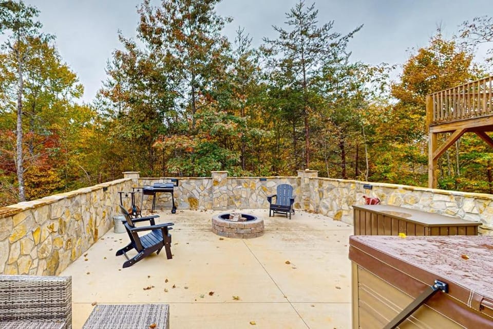 Peak-A-Boo House in Tennessee