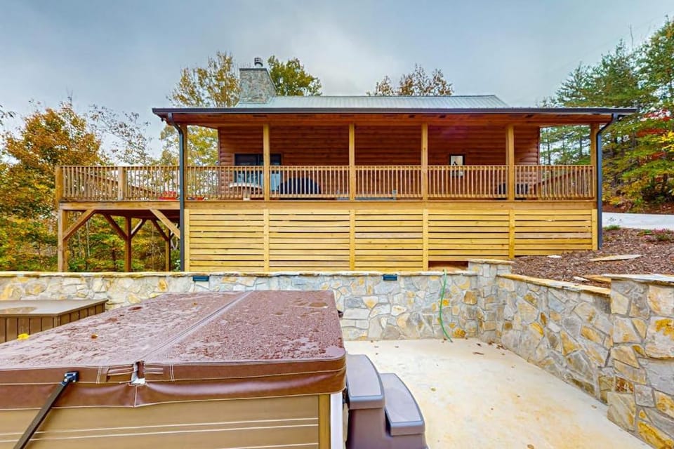 Peak-A-Boo House in Tennessee