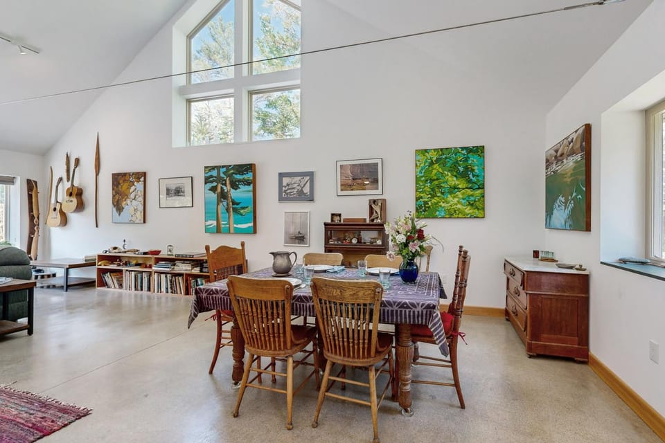 Secluded 2 BR Cottage w/ Private W/D, WiFi & Patio House in Hancock