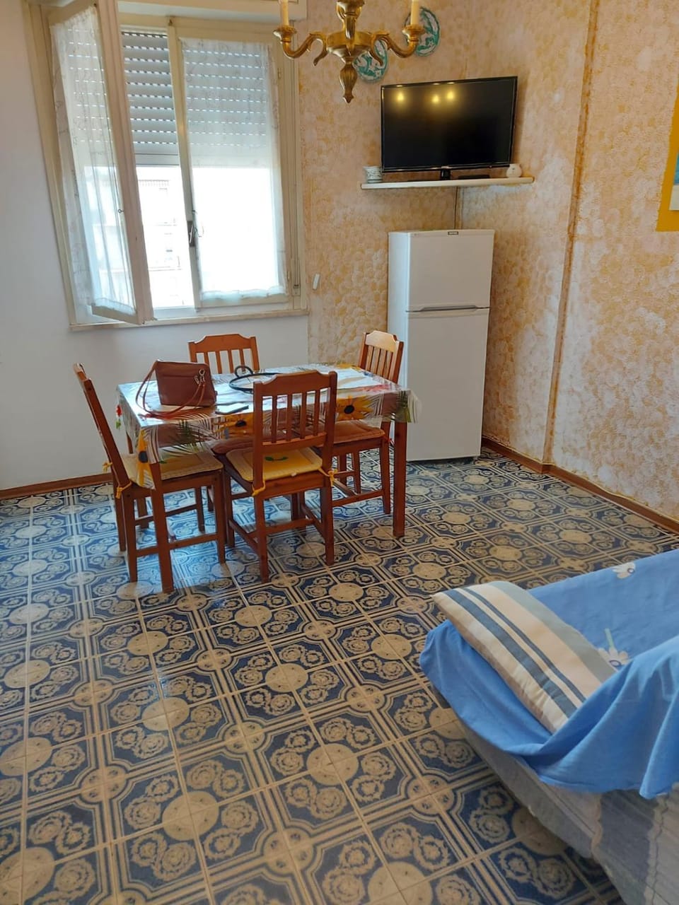 TV and multimedia, Living room, Dining area