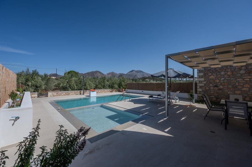 Day, Swimming pool, sunbed