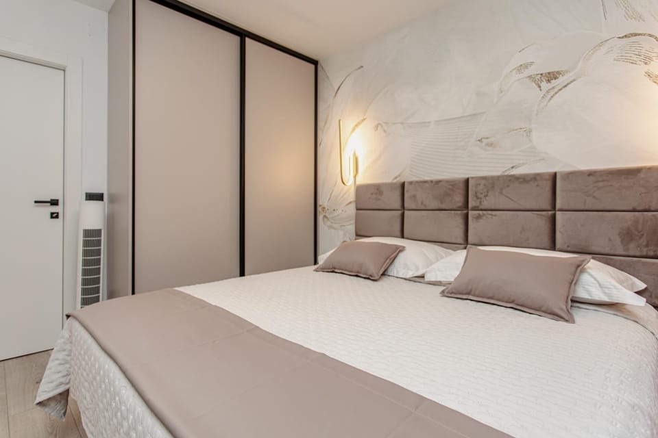 Bed, Bedroom, wardrobe