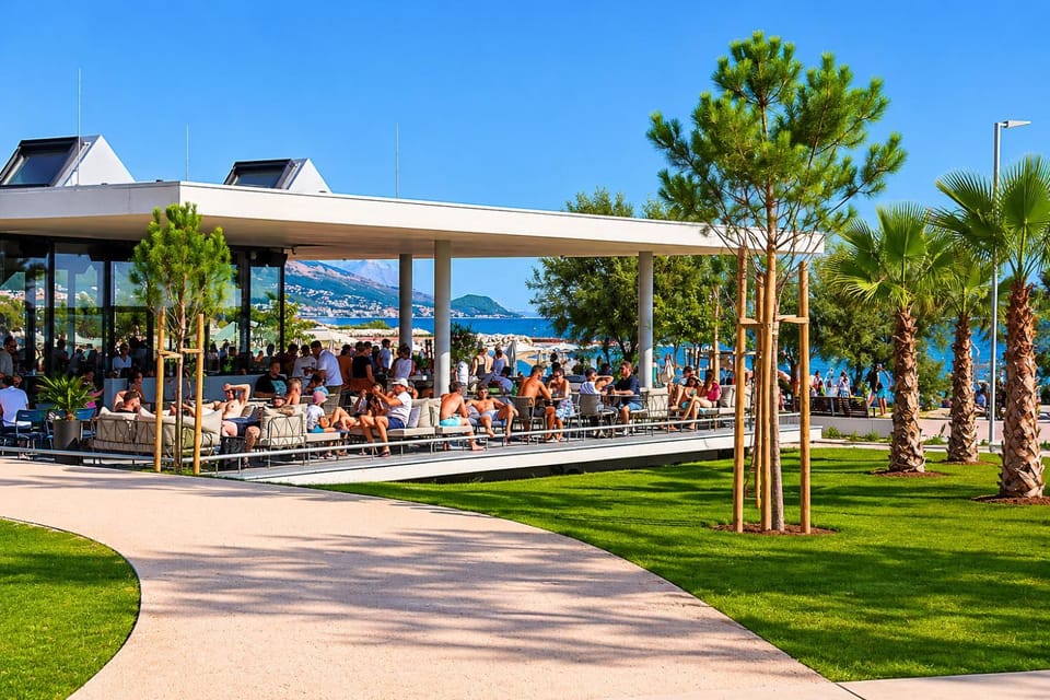 Restaurant/places to eat, Beach