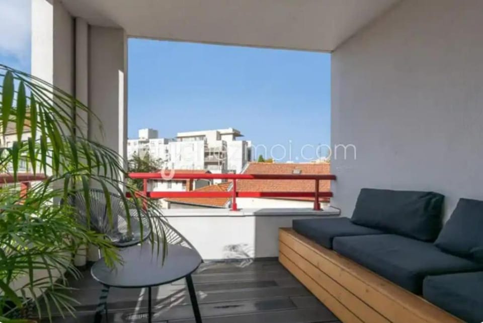 View (from property/room), Balcony/Terrace