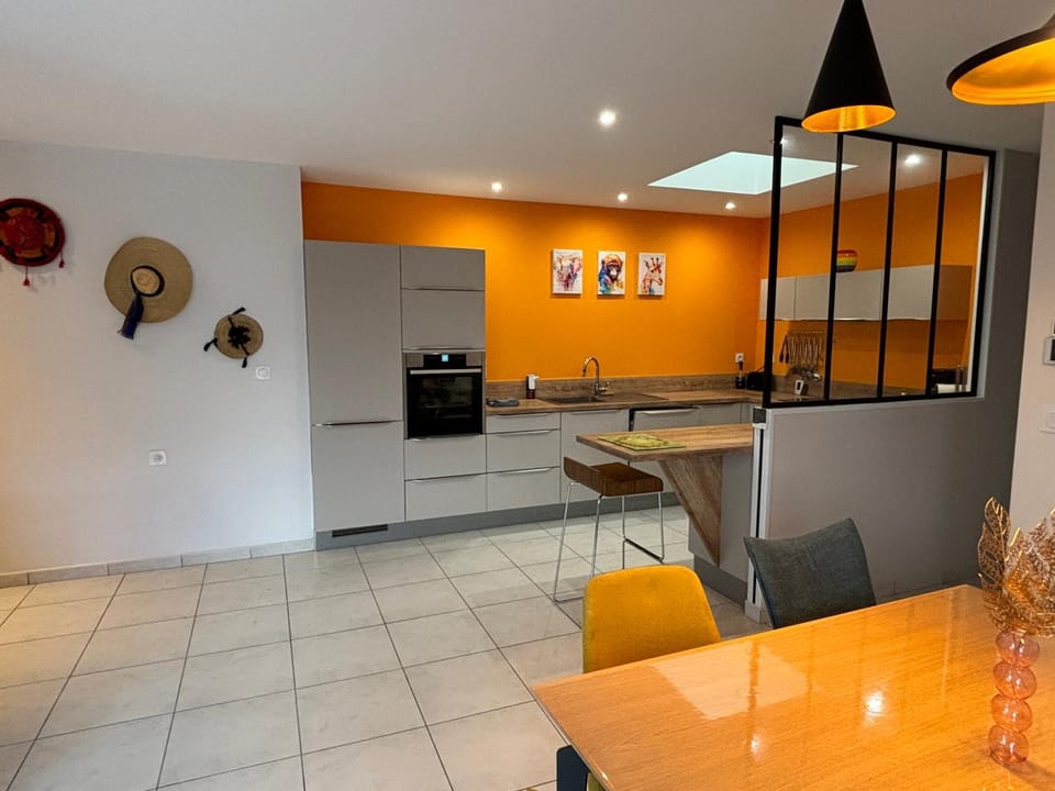 Kitchen or kitchenette, minibar, oven, pet friendly, stove