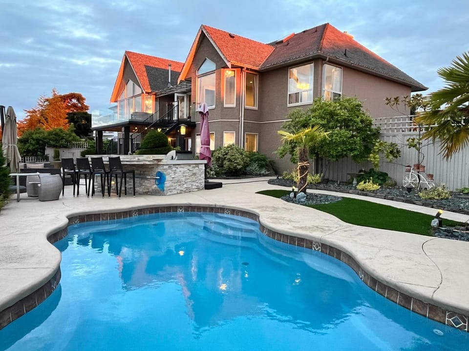 Property building, Pool view, Swimming pool