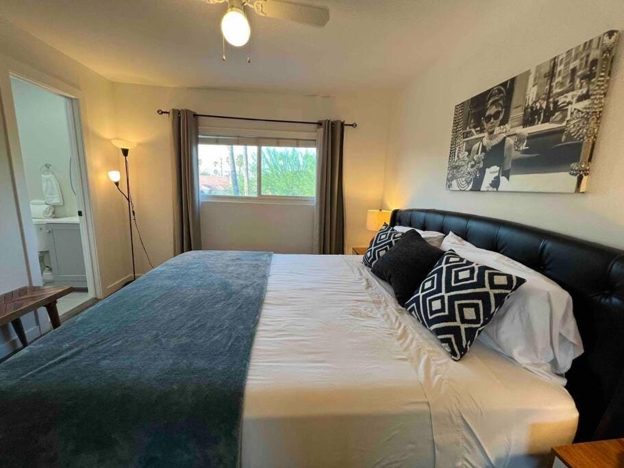 Concepcion-Room 4 Vacation rental in Cathedral City