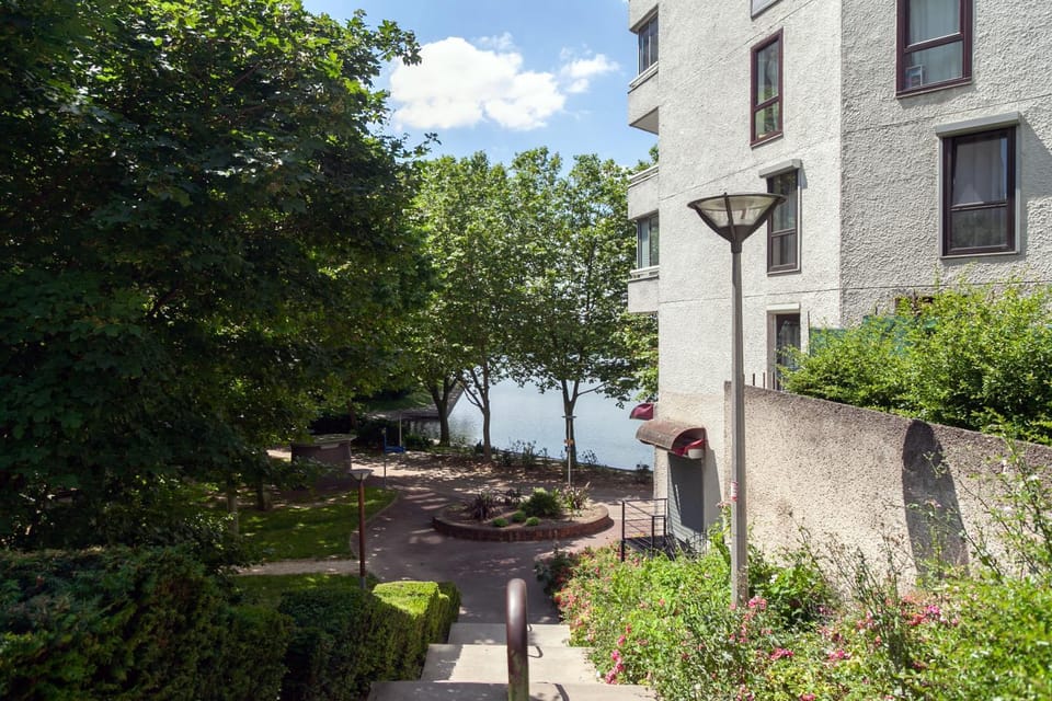 Property building, Lake view