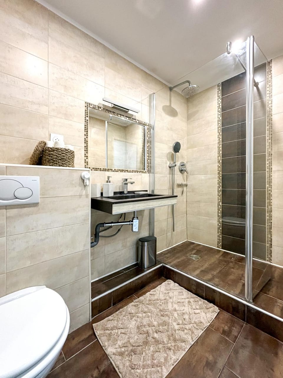 Shower, Toilet, Bathroom