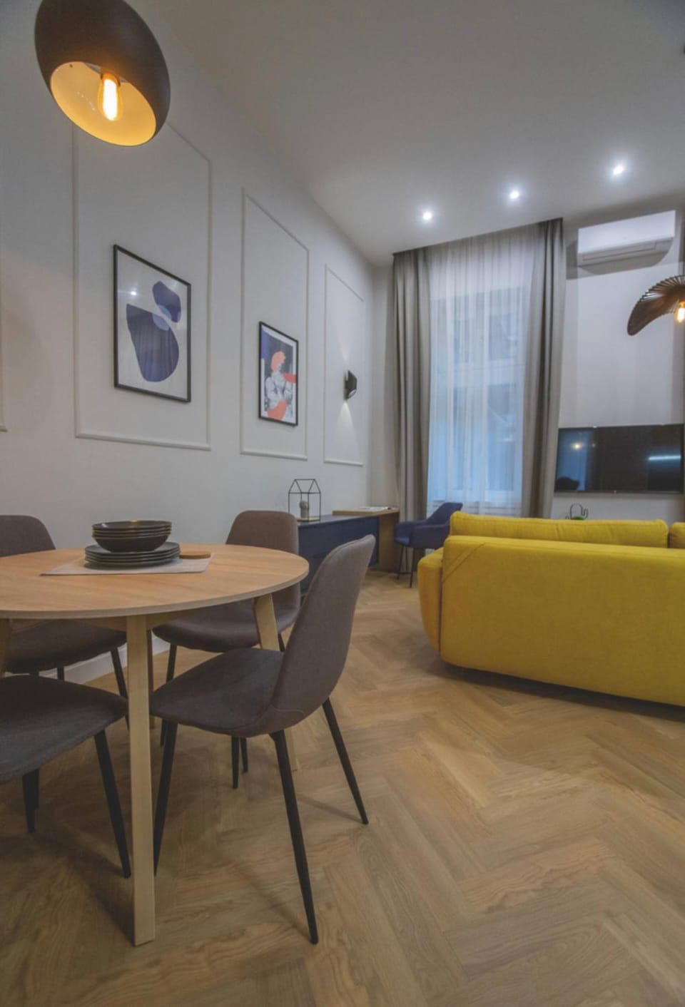 Living room, Dining area