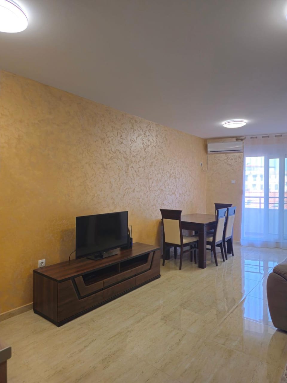 TV and multimedia, Dining area