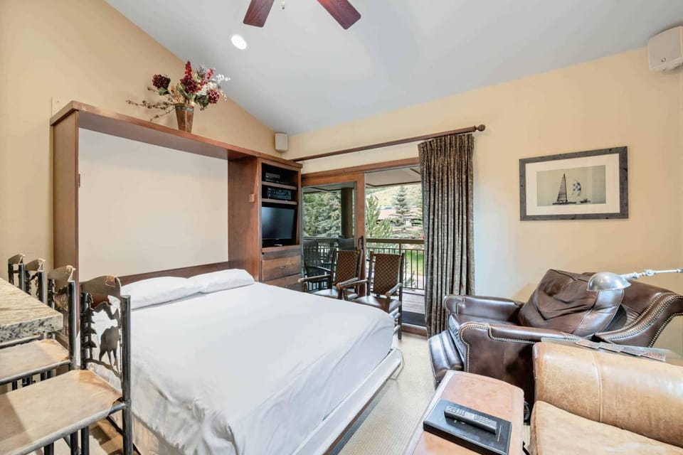 Lodge at Lionshead 310 Apartment in Vail