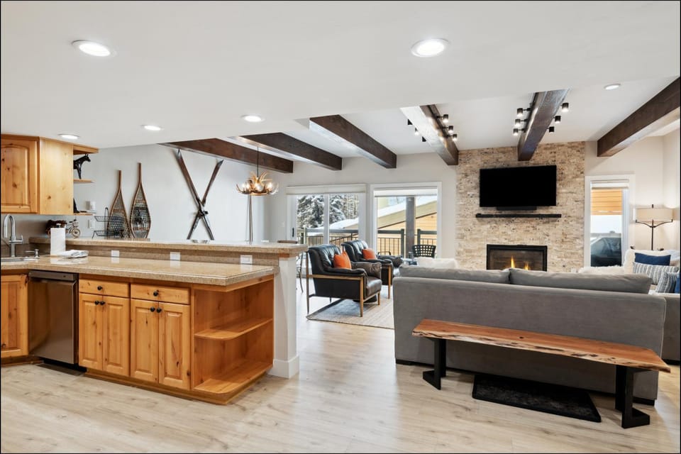 Lodge at Lionshead 380 Apartment in Vail