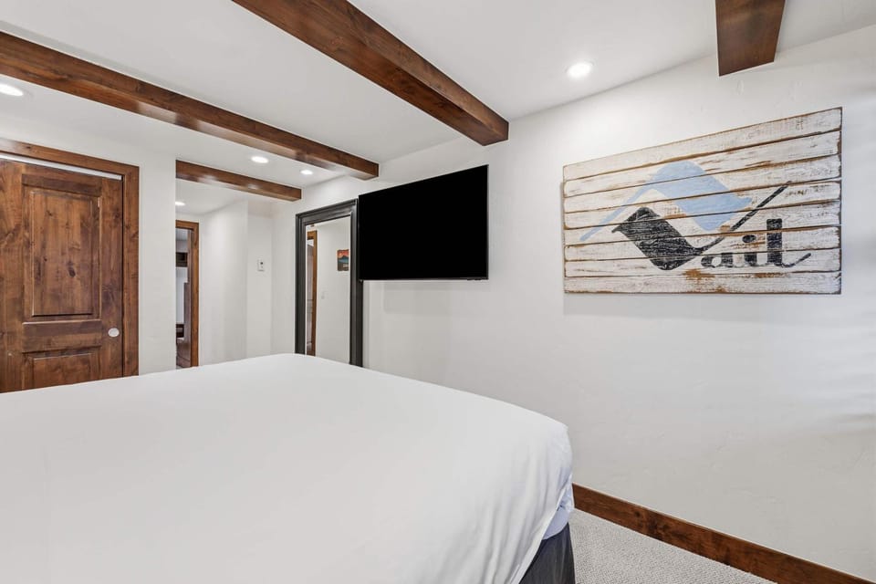 Lodge at Lionshead 403 Apartment in Vail