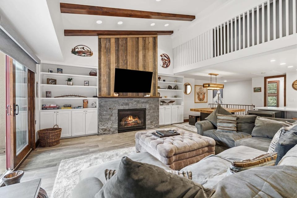 Lodge at Lionshead 403 Apartment in Vail