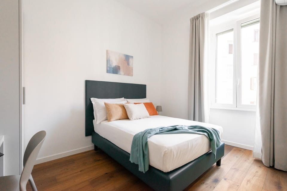 Bed, Photo of the whole room, Bedroom
