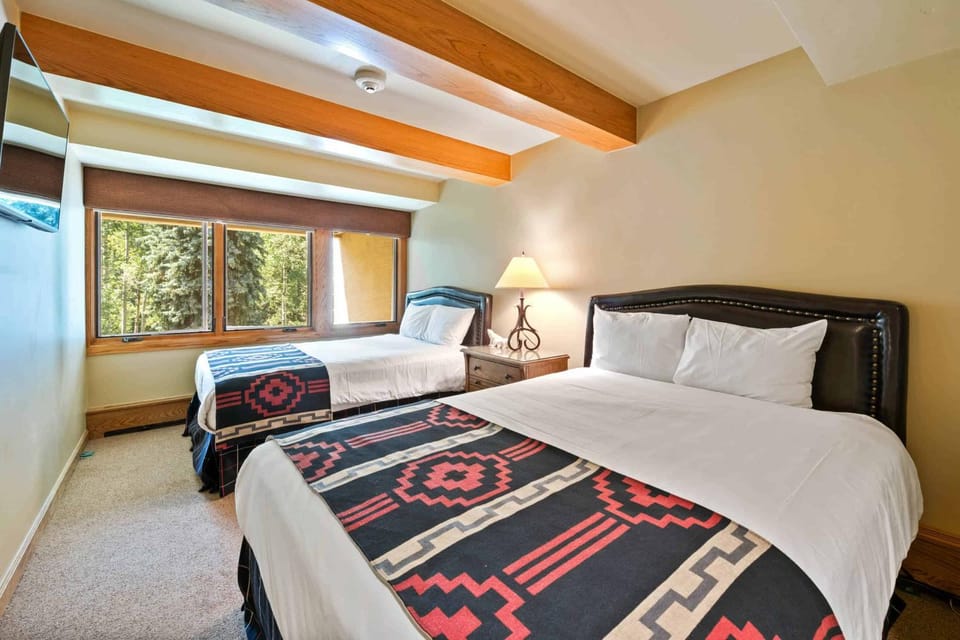 Lodge at Lionshead 406 Apartment in Vail