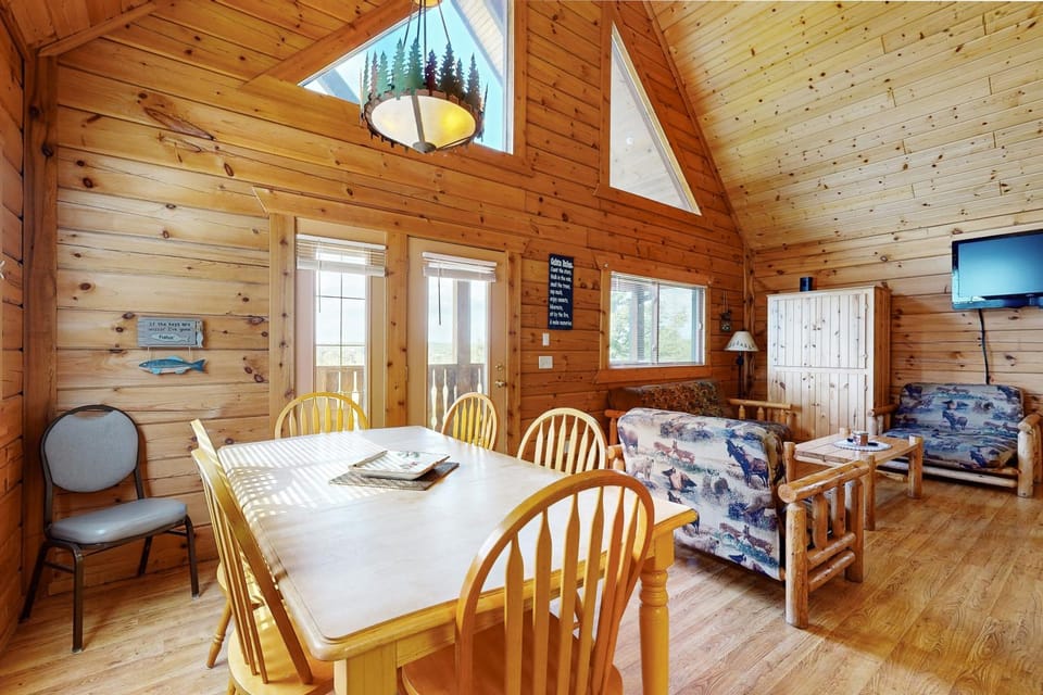 Steps to Three Bears Resort! Outdoorsy Escape House in Warrens