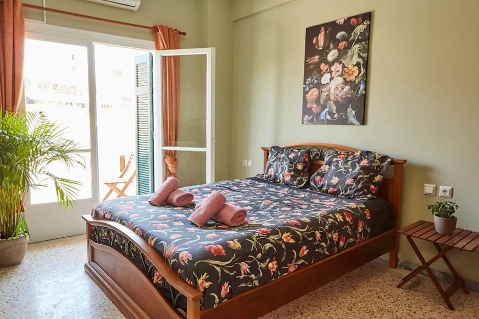 NEW!Acropolis View highly Stylish Flat,2 min metro Apartment in Athens