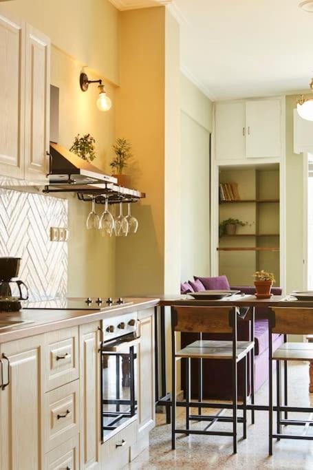 NEW!Acropolis View highly Stylish Flat,2 min metro Apartment in Athens